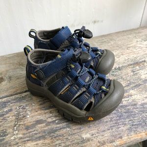 COPY - KEEN shoes LIKE NEW !!!  size 8